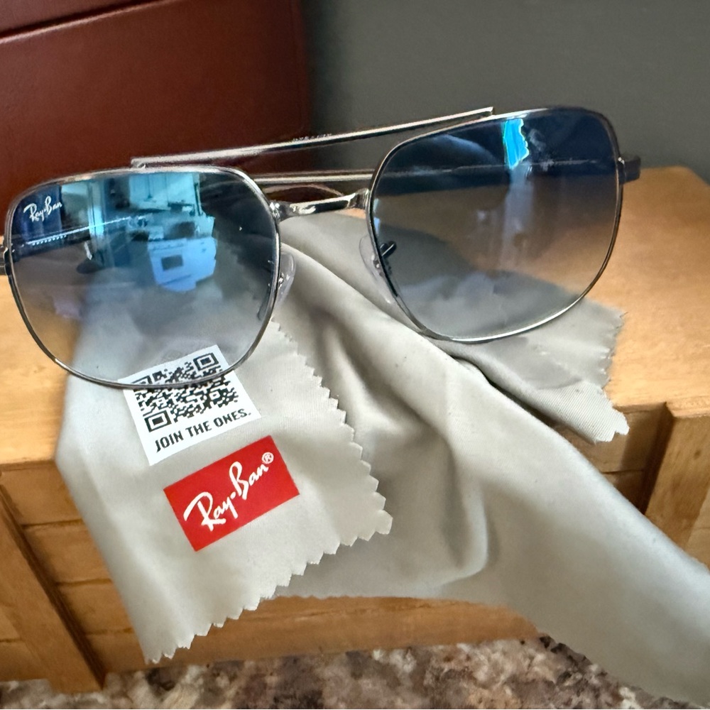 Ray-Ban Aviator Sunglasses with Silver Frame and Blue Lenses